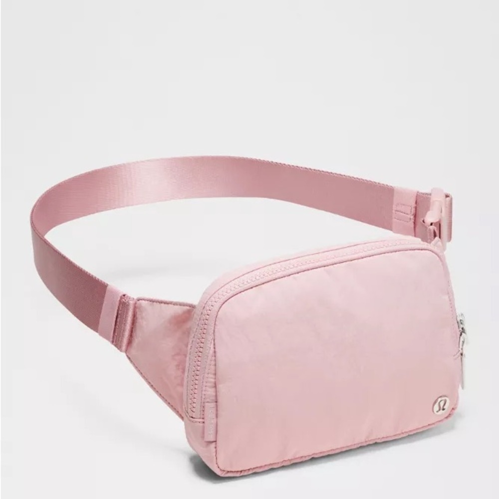 Lululemon Everywhere Belt Bag in Pink Haze - Picture 3 of 10